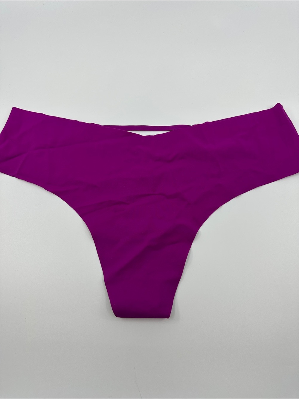 Victoria's Secret Seamless Cheeky Thong - Fuchsia